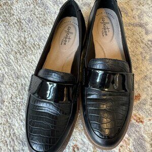Clarks Ultimate Comfort Collection Women's shoes, size 7.5 US / 38 EU